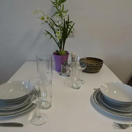 Grocke Apartment *